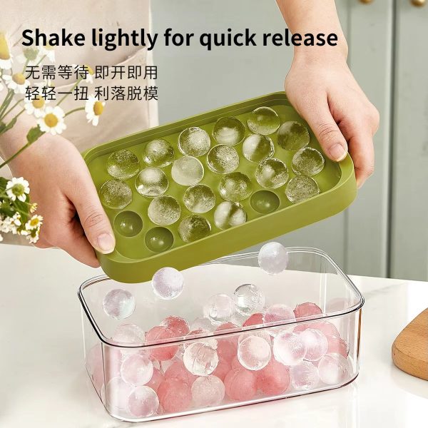 Silicone Ice Ball Tray: Perfect Ice Spheres for Cool Drinks – Random Color!